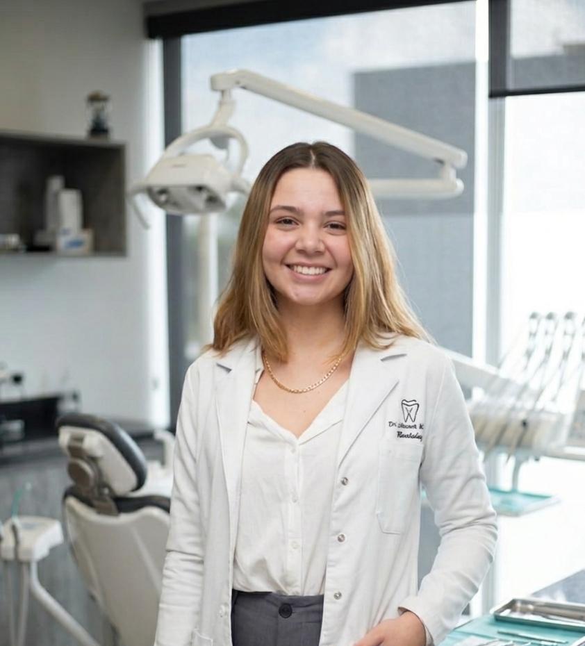 Dr. Naomi Mejia porcelain veneers Cali Colombia New Smile Cali